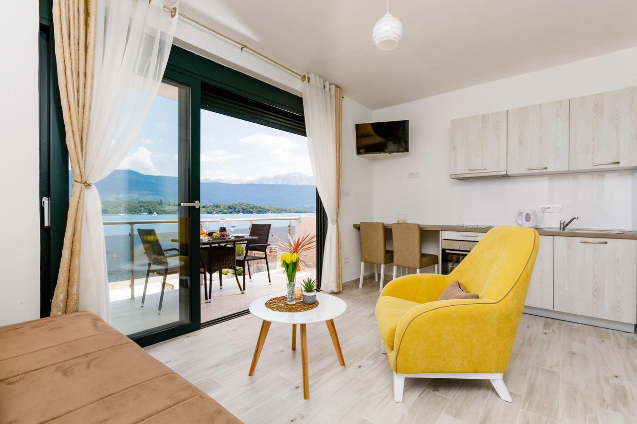 Apartmani Mia Tivat Exterior foto